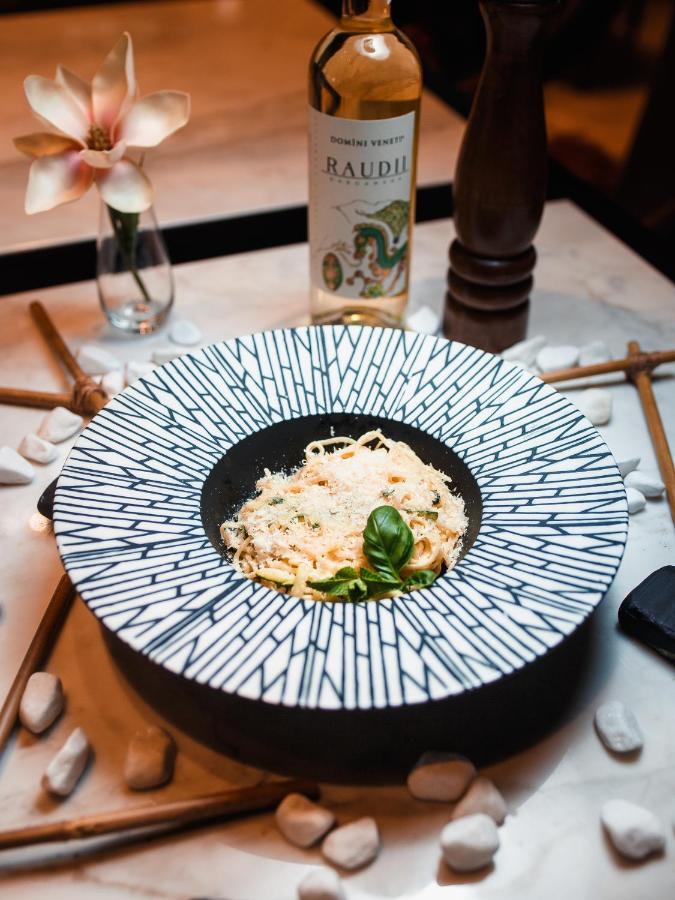 Soho Boutique Hotel ドニプロペトロウシク エクステリア 写真